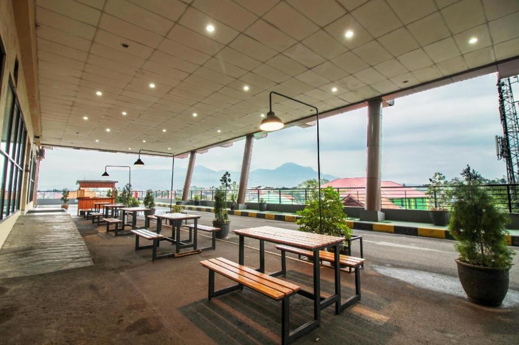Hotel Super Oyo Capital O 483 Tamansari Panoramic Bandung Extérieur photo